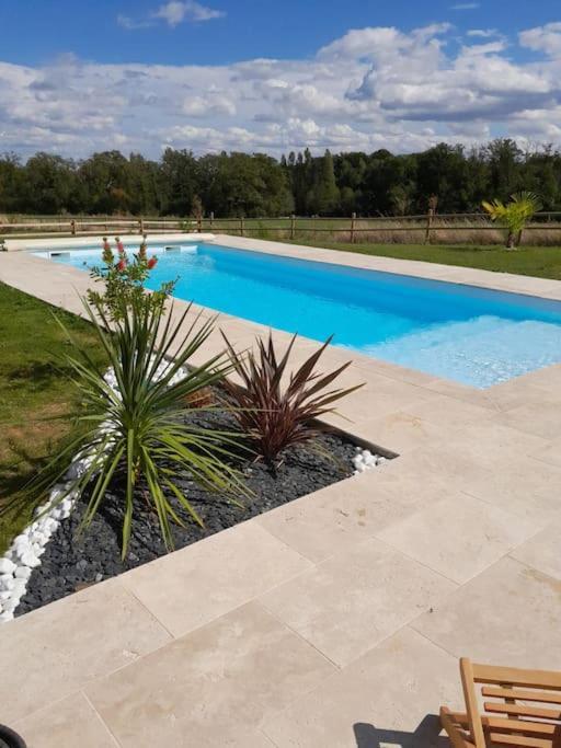 Gite Au Centre De La France Vesdun Ngoại thất bức ảnh