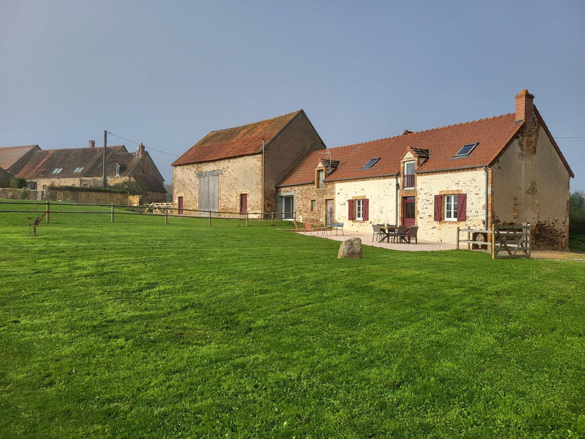 Gite Au Centre De La France Vesdun Ngoại thất bức ảnh